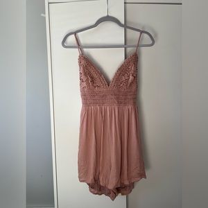 Pink Romper with Tie in the Back, size Medium brand Illa Illa